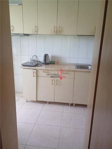 Basarabia- Costin Georgian apartament 2 camere, et. 6, 2 balcoane, bloc reabilitat